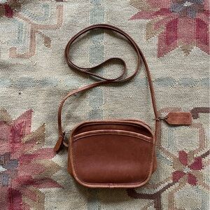 Vintage 1990s mini crossbody Coach bag 9935